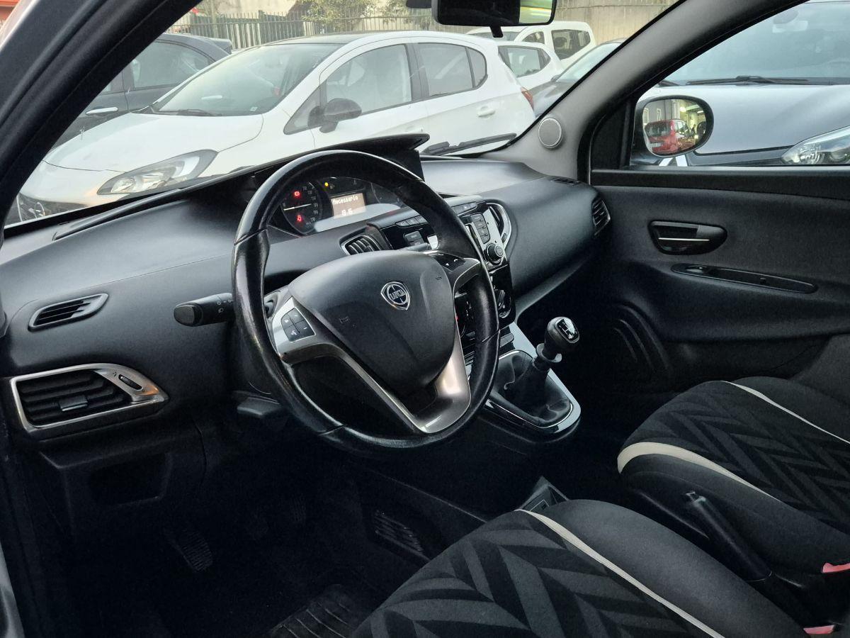 LANCIA - Ypsilon - 1.2 69 CV 5p. Platinum