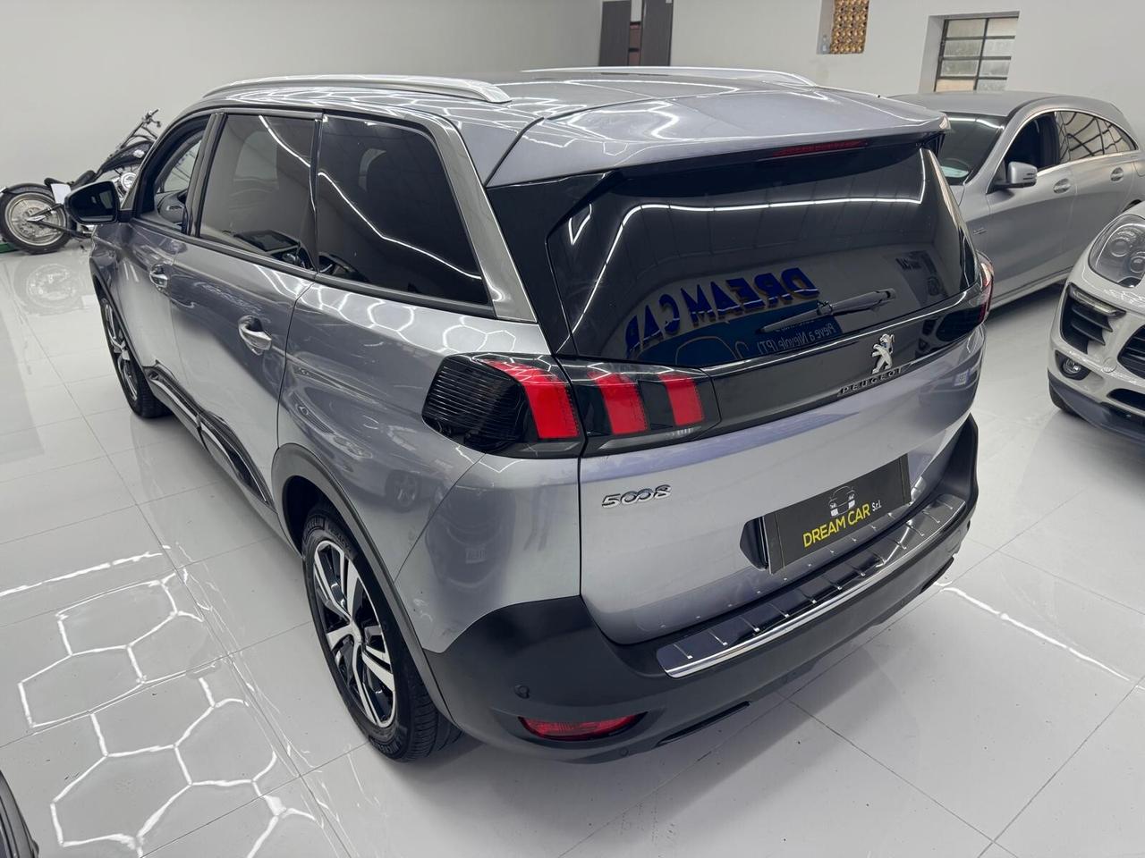 Peugeot 5008 1.2 131CV -Ok neopatentati