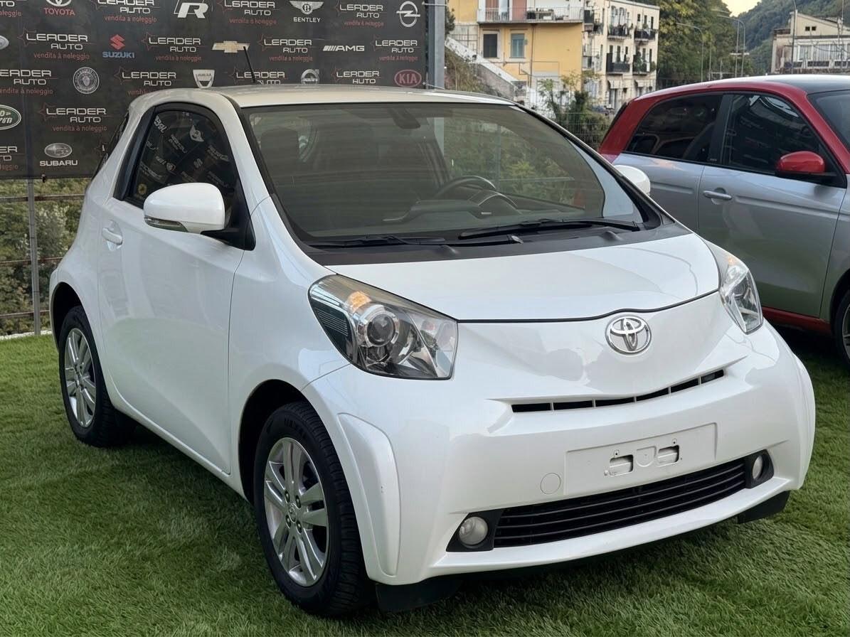 Toyota iQ 1.0 68 Cv Keyless - Cerchi in lega - Comandi