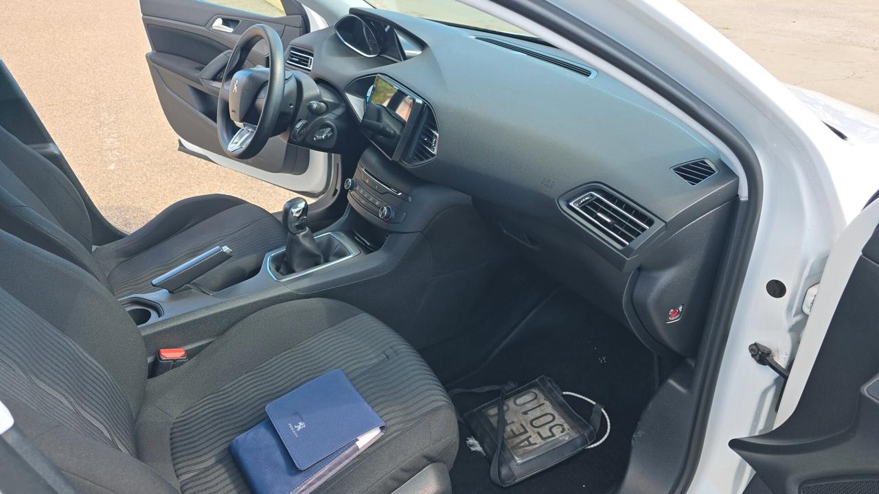 Peugeot 308 BlueHDi 100 S&S Active