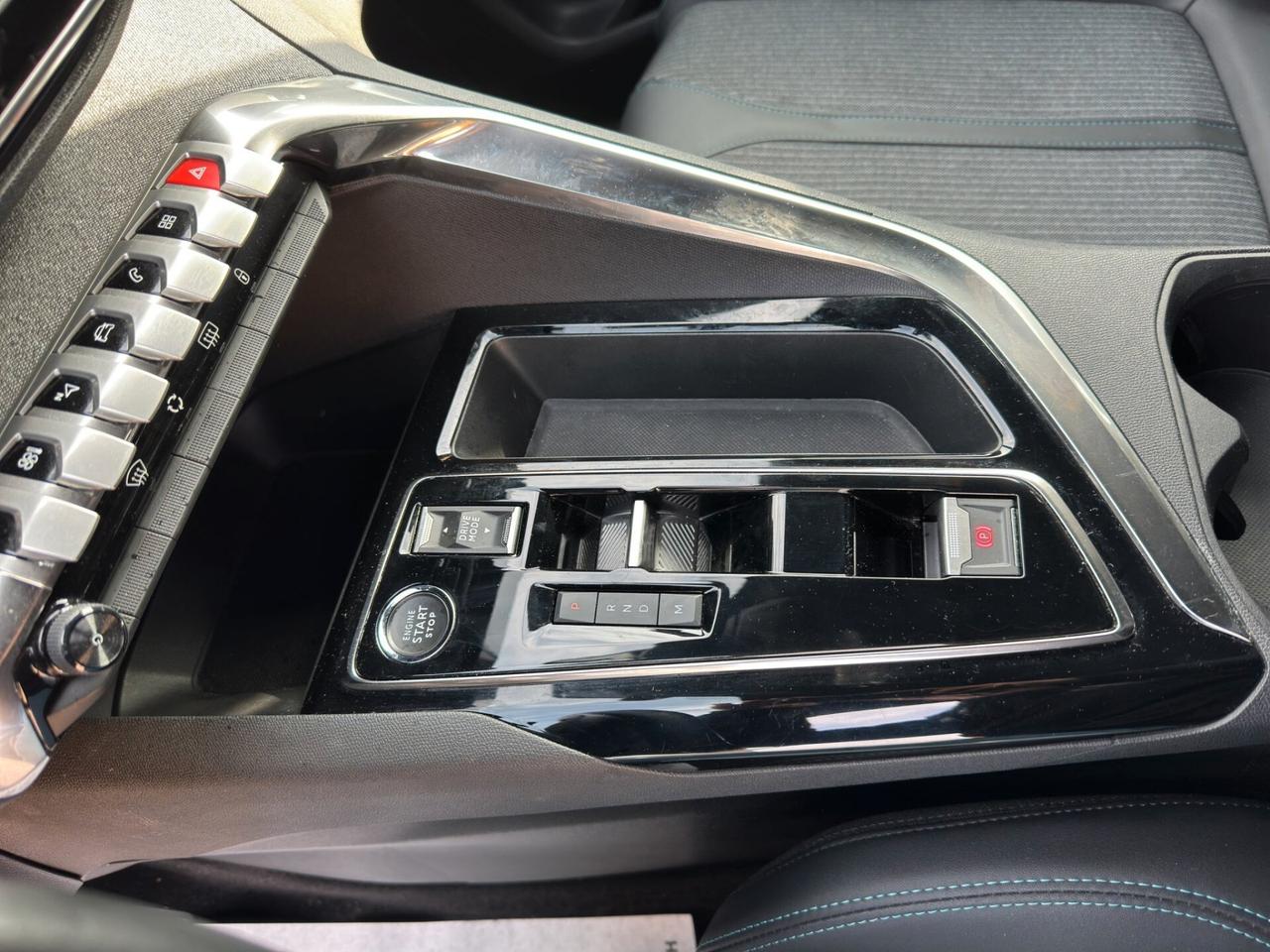 Peugeot 3008 BlueHDi 130 S&S EAT8 Allure