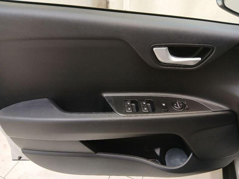 KIA Stonic 1.2 dpi Urban gpl 82cv