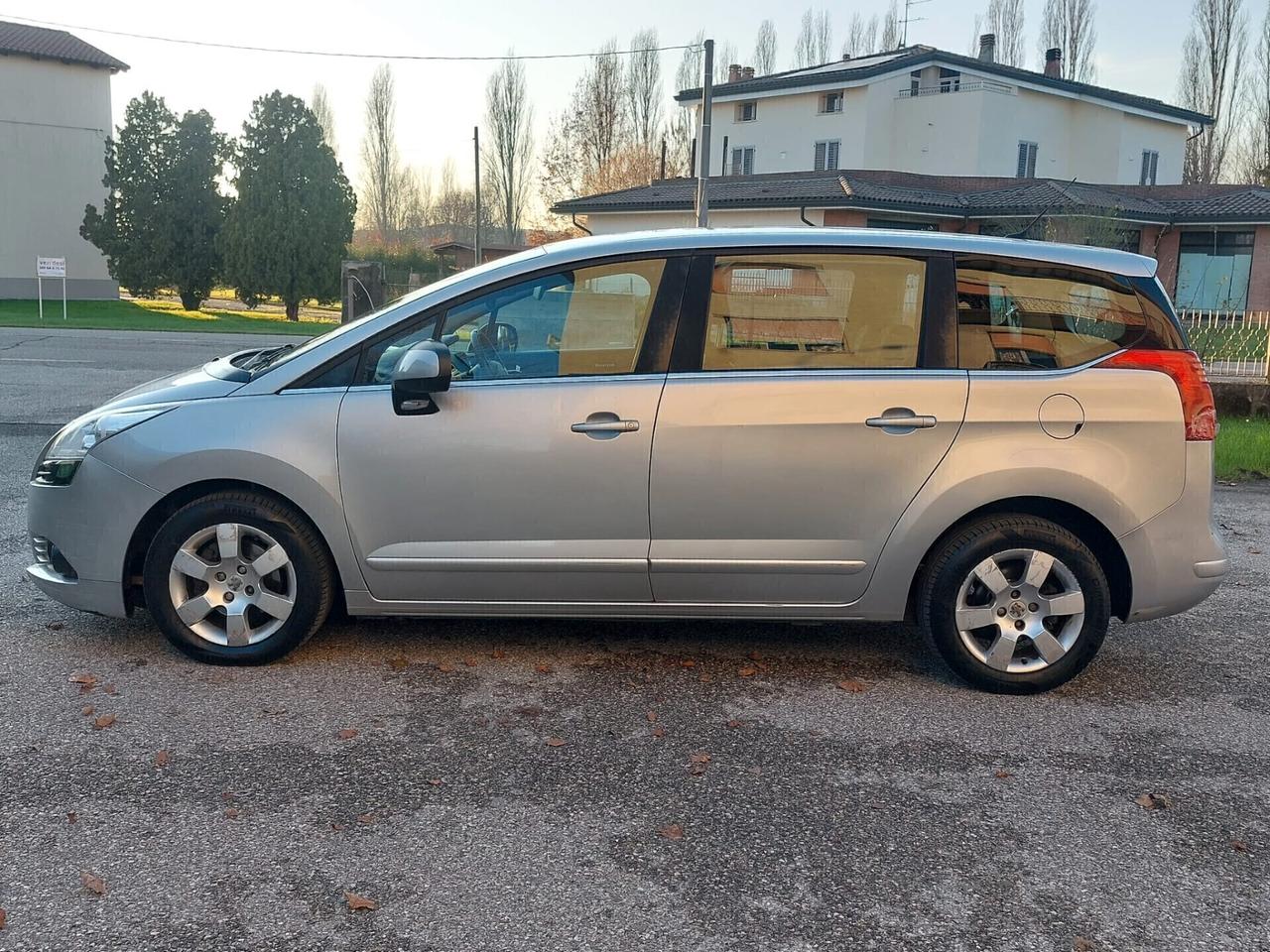 Peugeot 5008 1.6 HDi 112CV Business