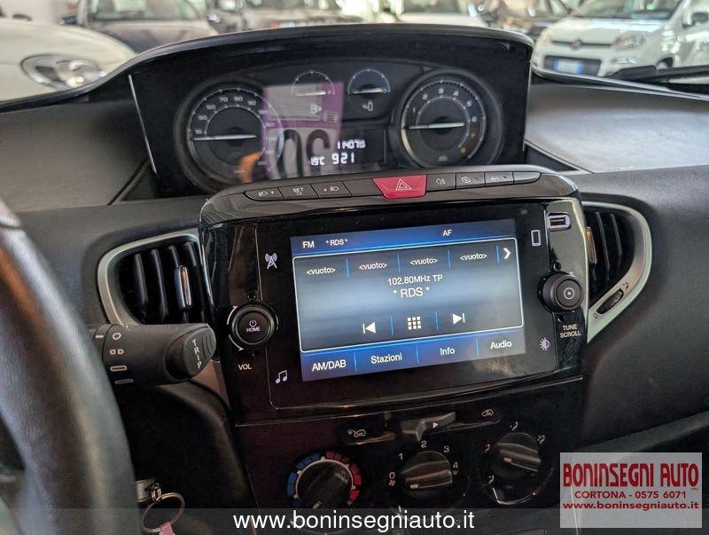 Lancia Ypsilon 1.0 FireFly 5 porte S&S Hybrid Platino