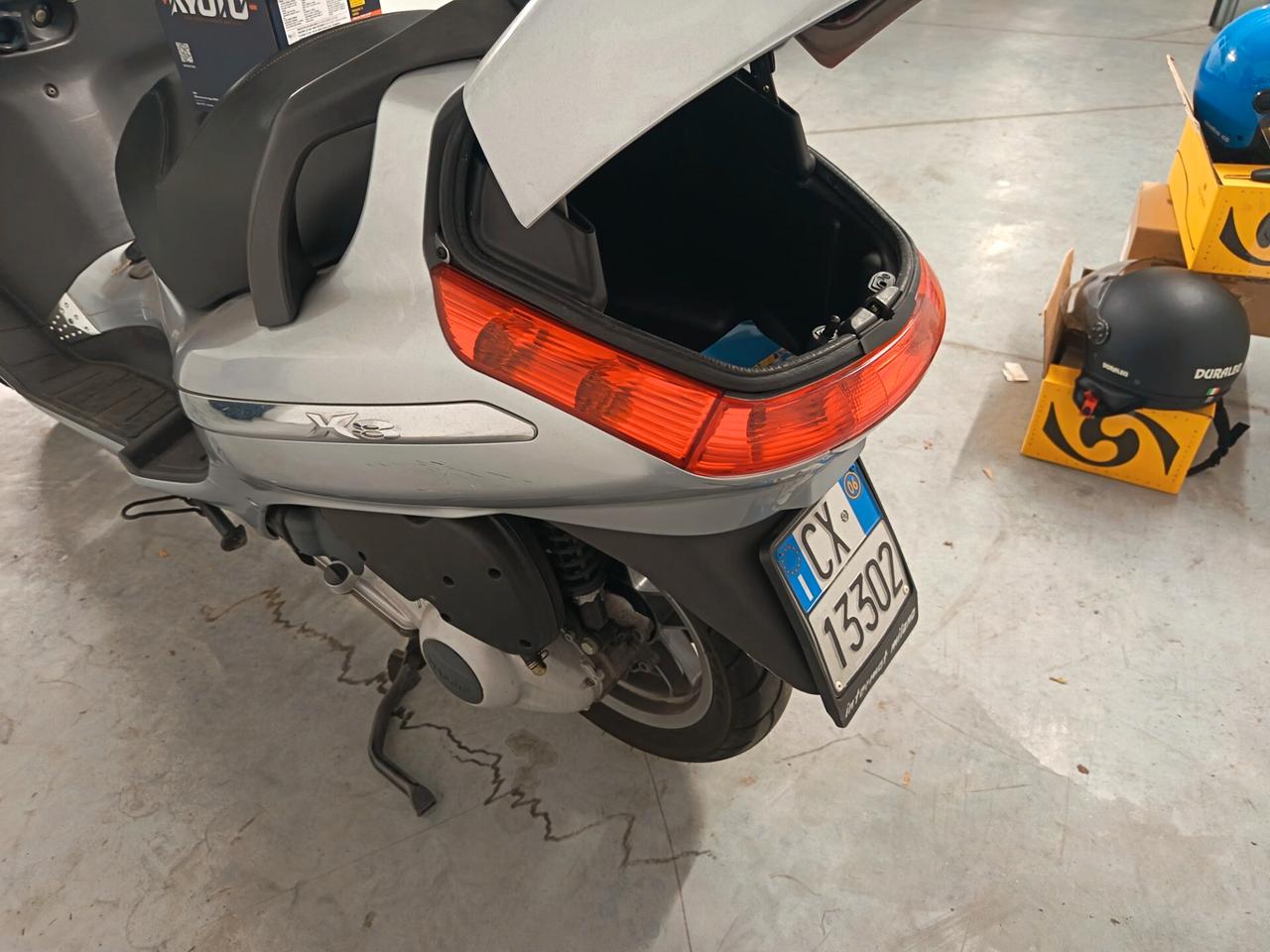 Piaggio X8 250