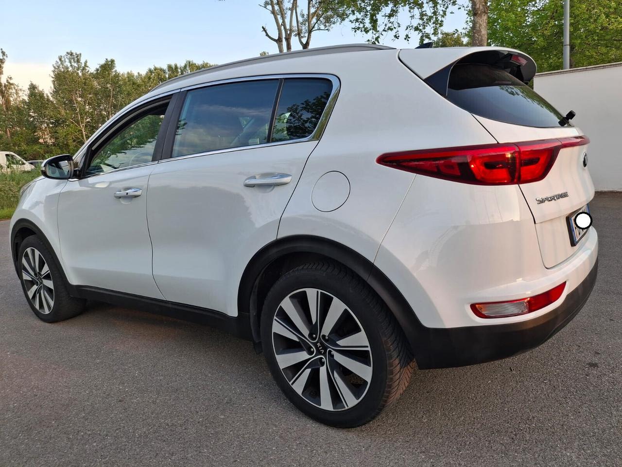 Kia Sportage 1.7 crdi-COOL NAVI-EURO 6-TETTO PANORAMICO-