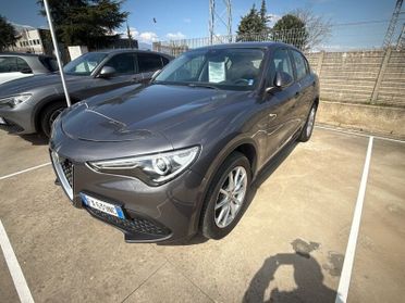 Alfa Romeo Stelvio 2017 2.2 t Business Q4 210cv auto my19