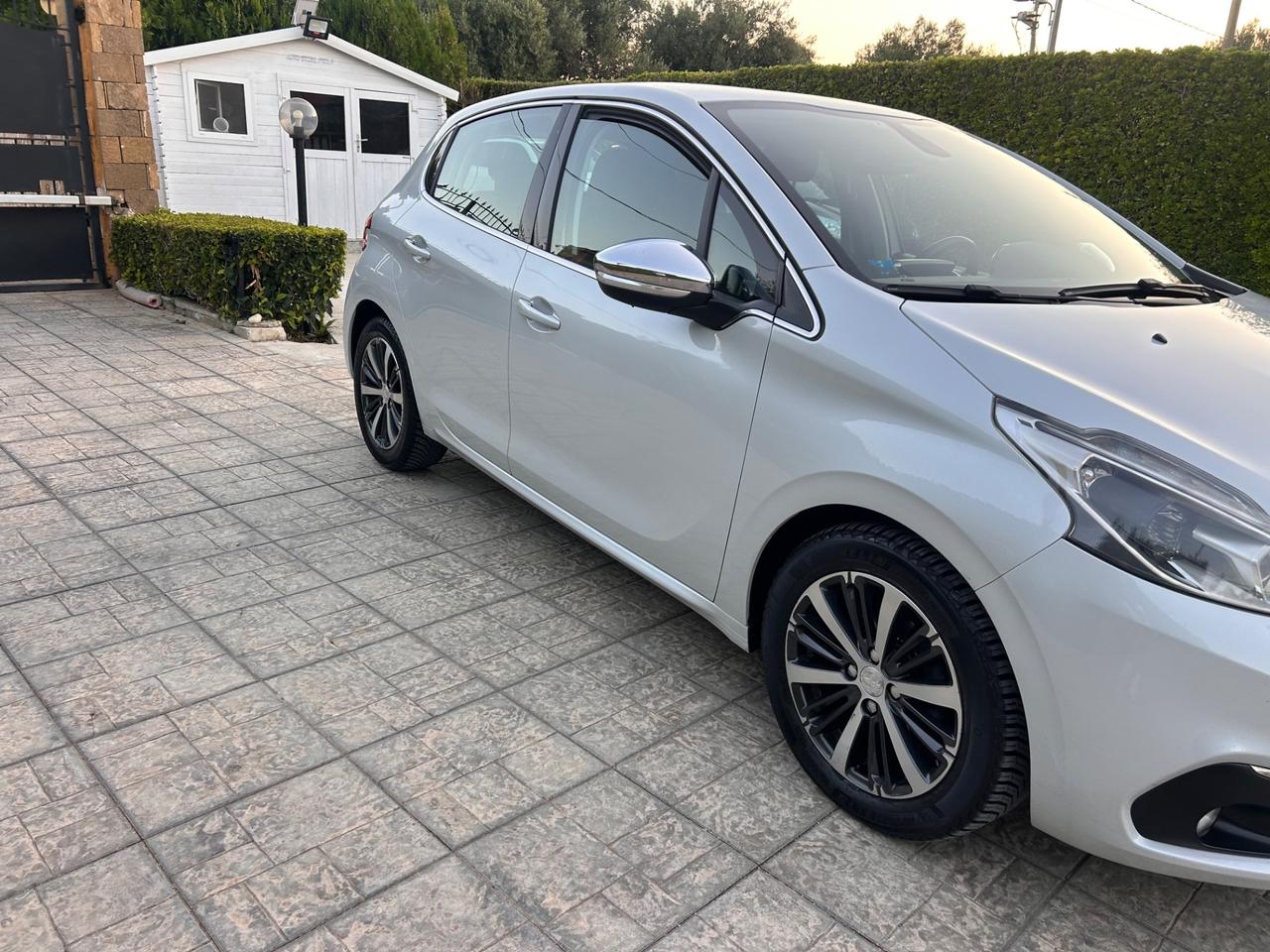 Peugeot 208 BlueHDi 75 5 porte Allure