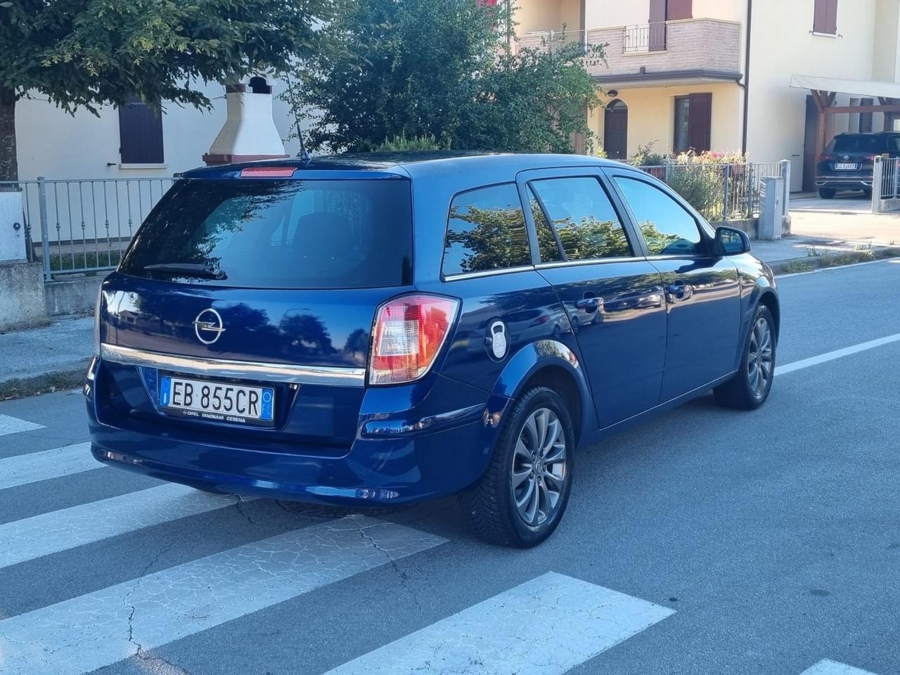 Opel Astra 1.6 16V GPL-TECH Station Wagon Edition