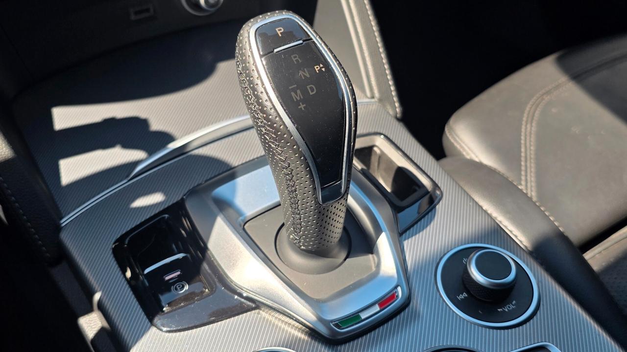 Stelvio Q4 VELOCE - 2.2 Td 210cv AT8