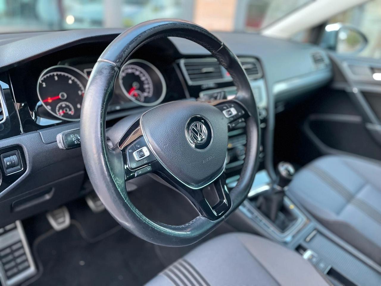 Volkswagen Golf 1.6 TDI Executive BlueMotion