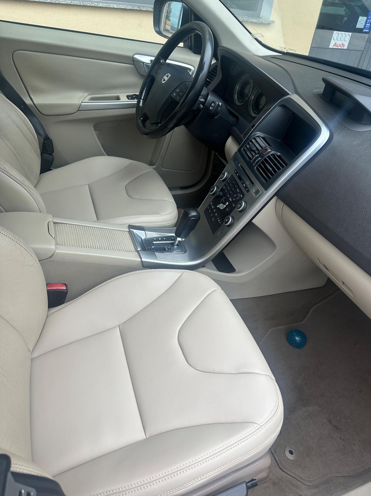 Volvo XC 60 XC60 2.4 D 163 CV AWD Geartronic Summum