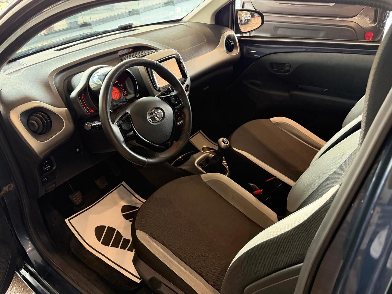 Toyota Aygo 1.0 VVT-i 69 CV 3 porte x-clusiv