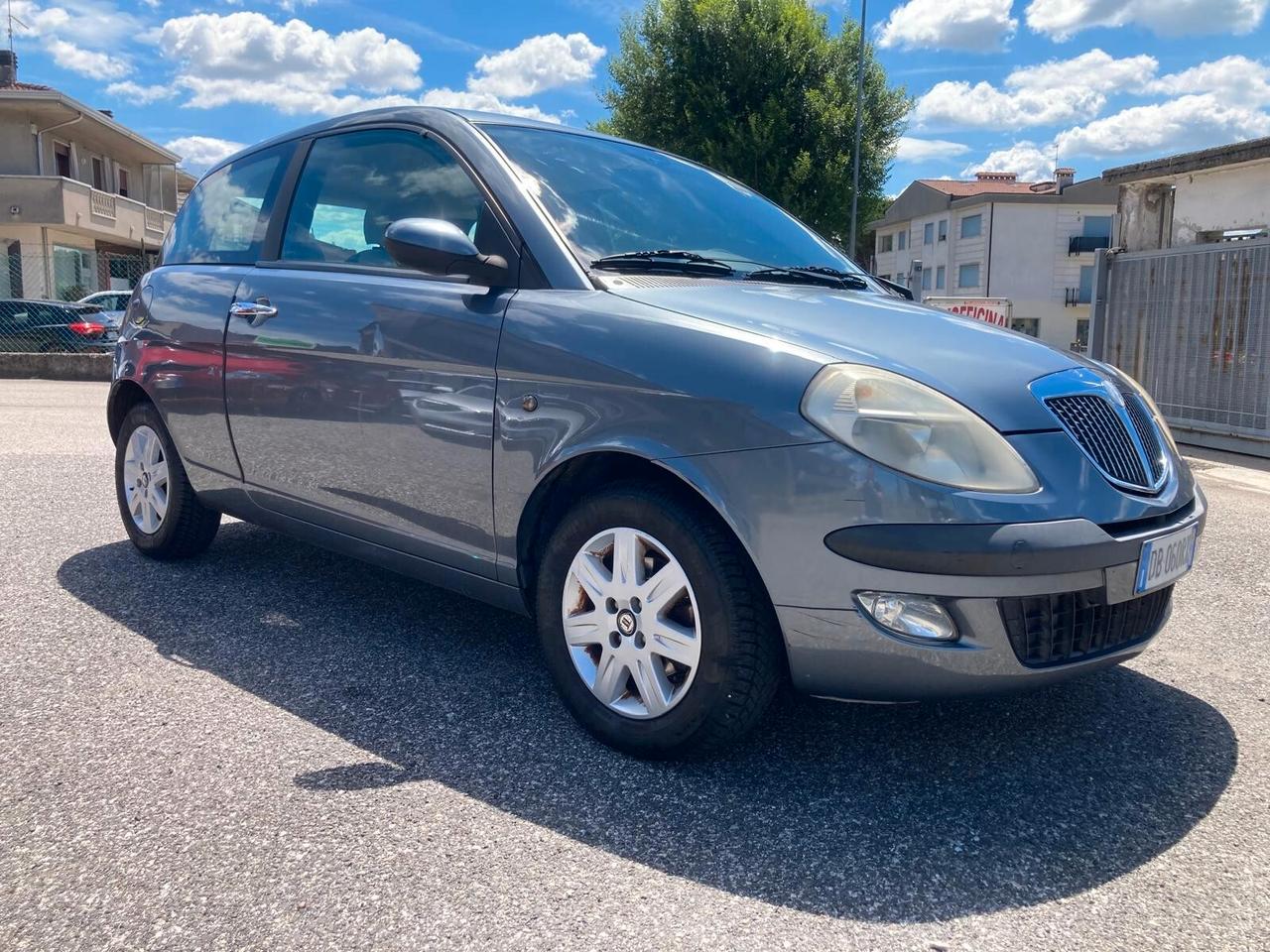 LANCIA YPSILON 1.2 BENZINA 60 CV – ADATTA A NEOPATENTATI