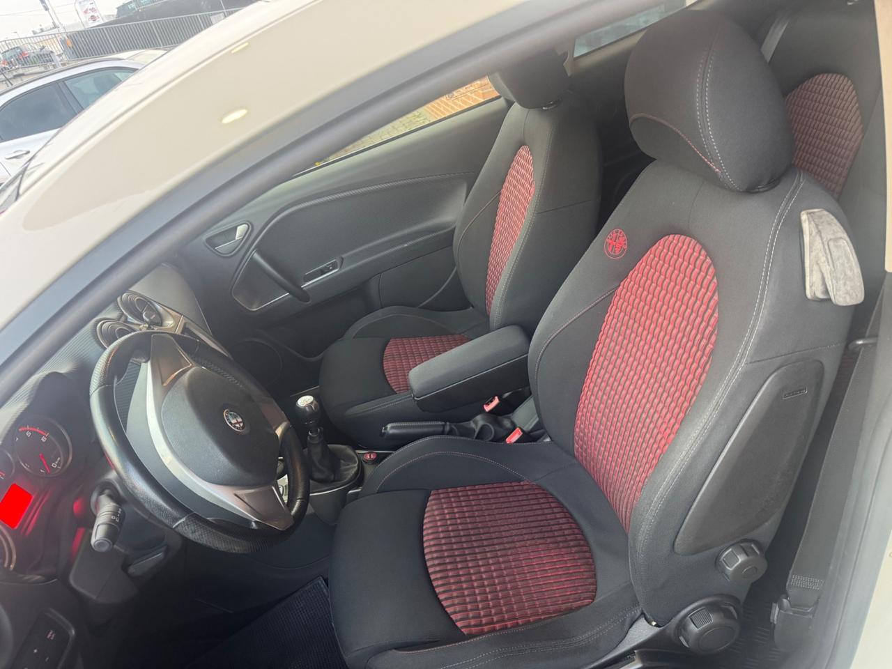 Alfa Romeo MiTo 1.3 JTDm 16V 90 CV Distinctive Sport Pack