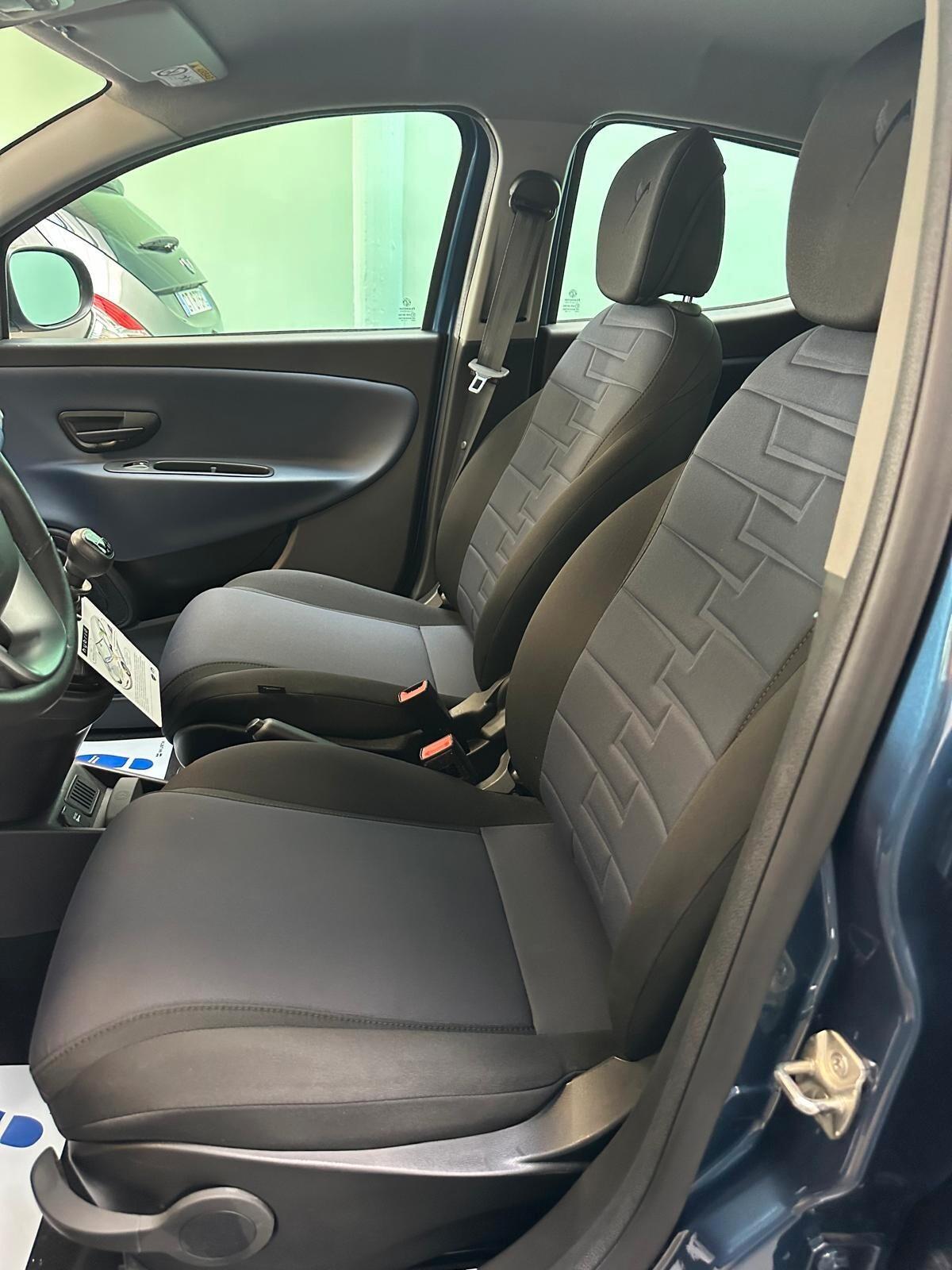 Lancia Ypsilon 1.0 FireFly 5 porte S&S Hybrid Platino