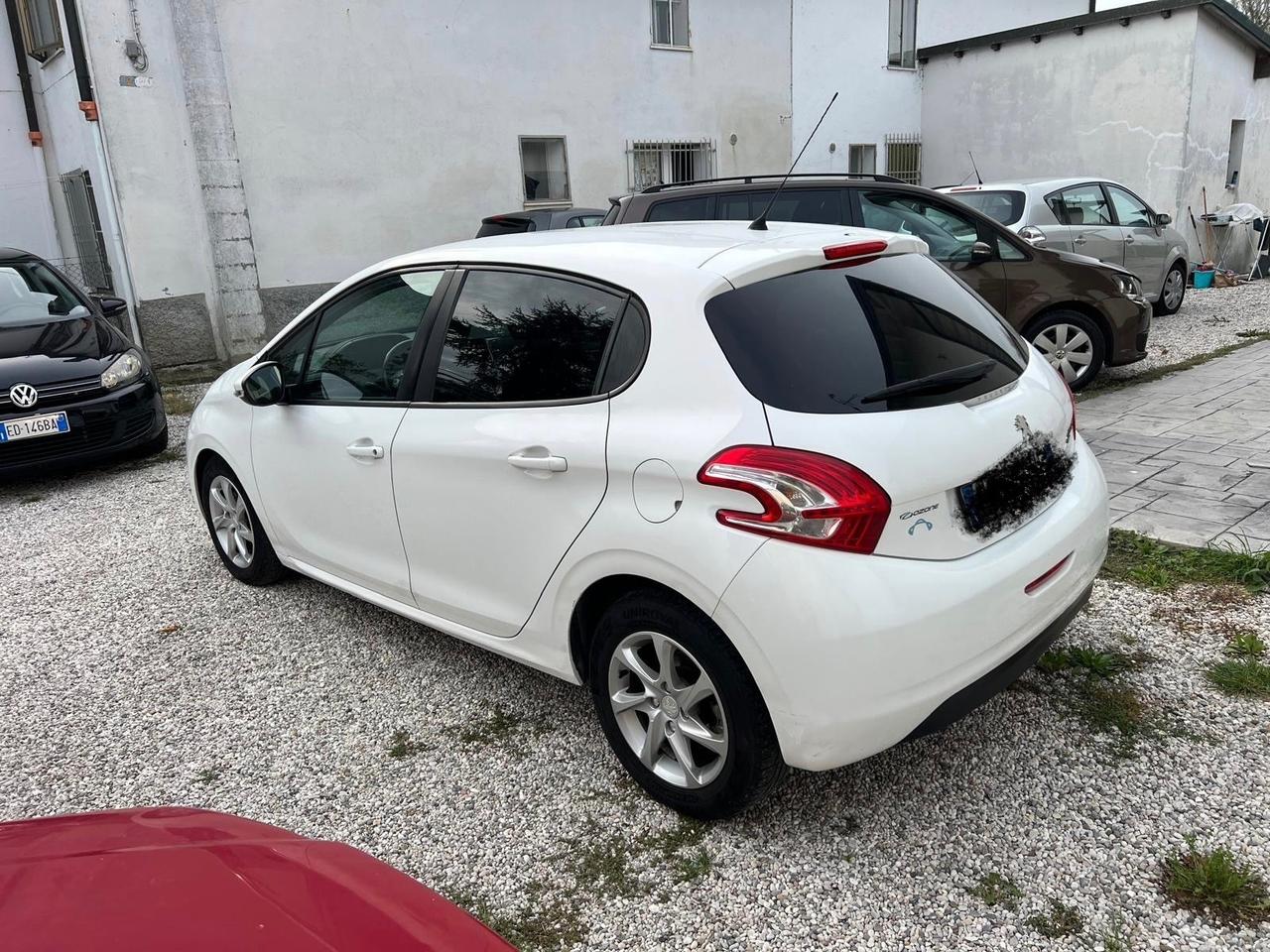 Peugeot 208 1.6 e-HDi 92 CV Stop&Start 5 porte Allure