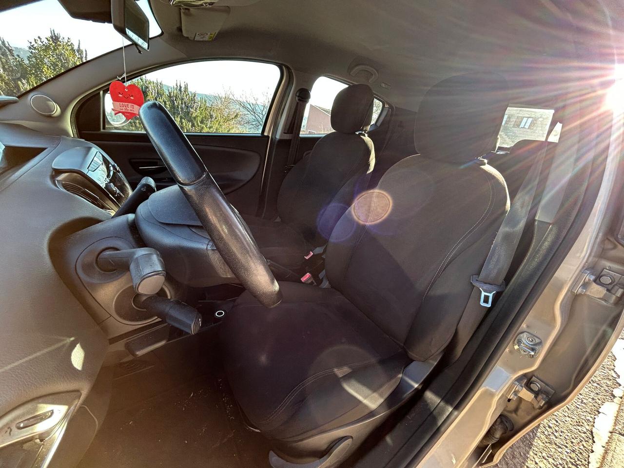 Lancia Ypsilon 1.2 69 CV 5 porte Gold