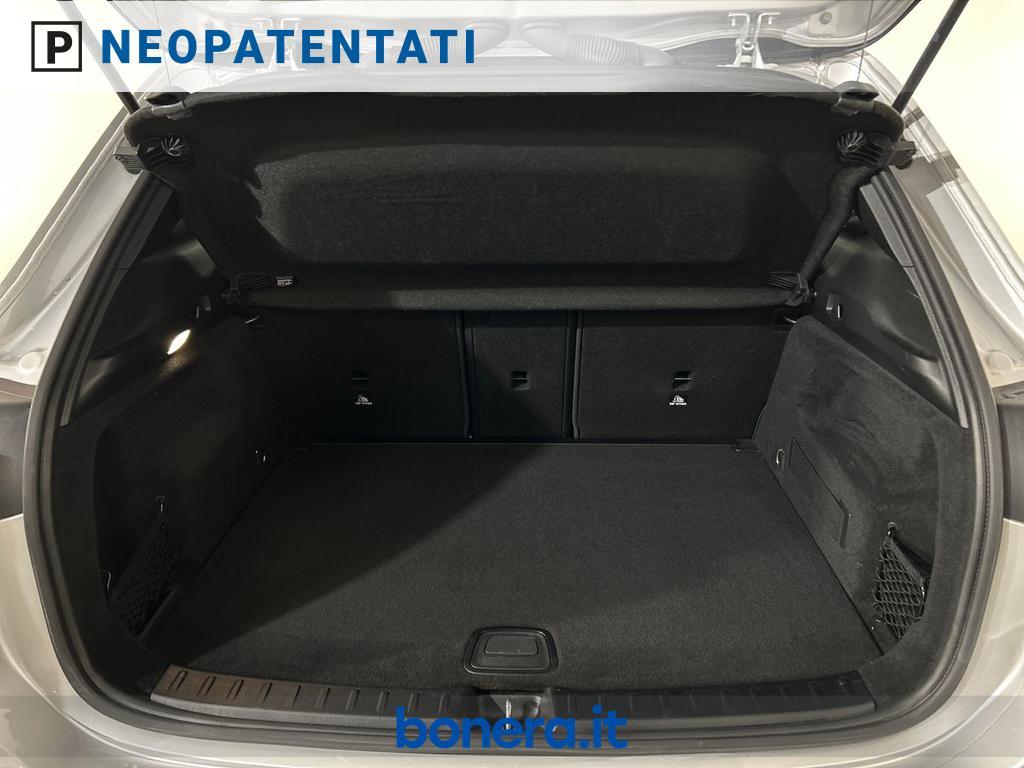 Mercedes GLA 180 180 D Premium 8G-DCT