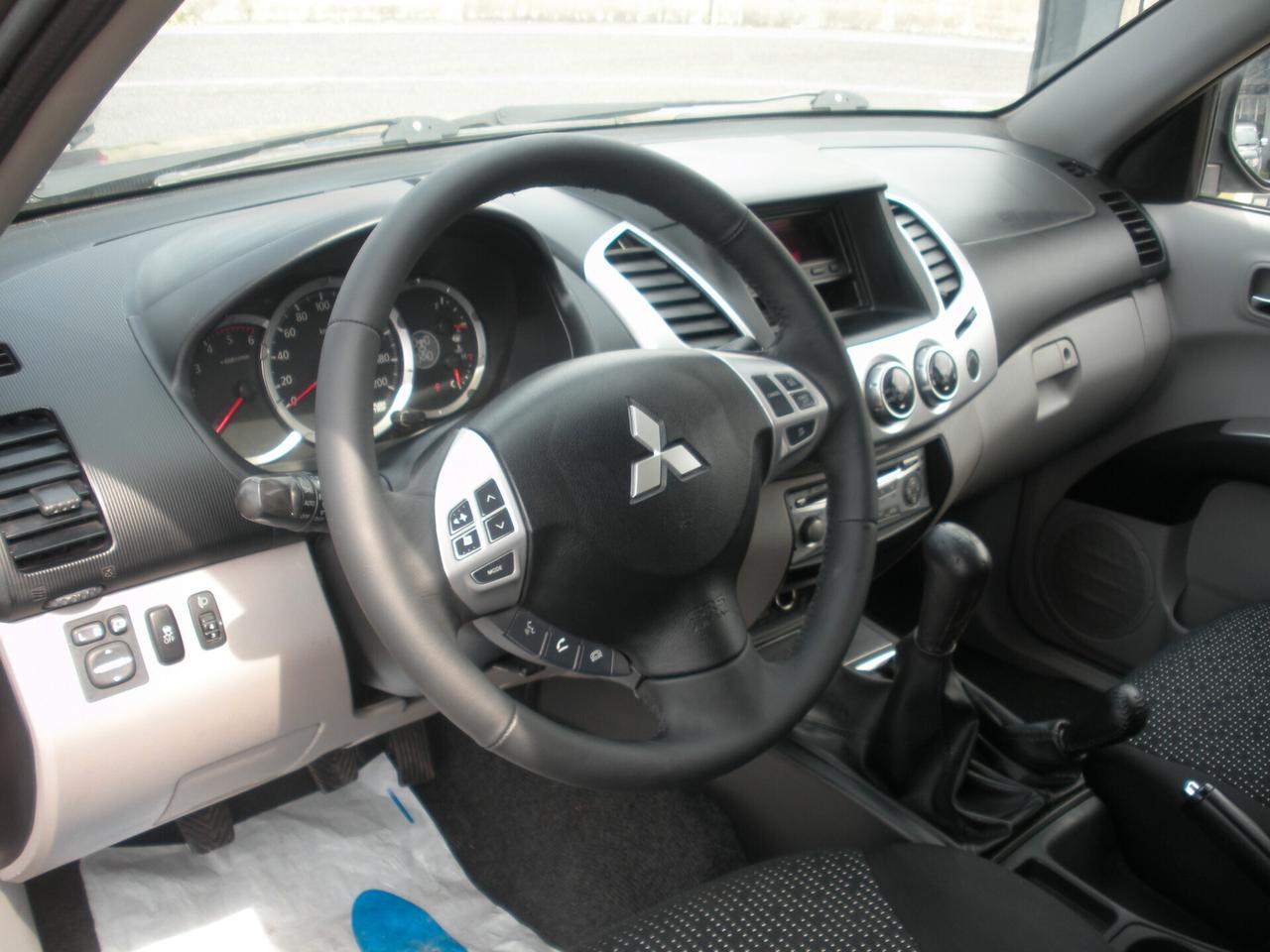 Mitsubishi L200 2.5 DI-D/178CV DC Intense Plus DPF super select