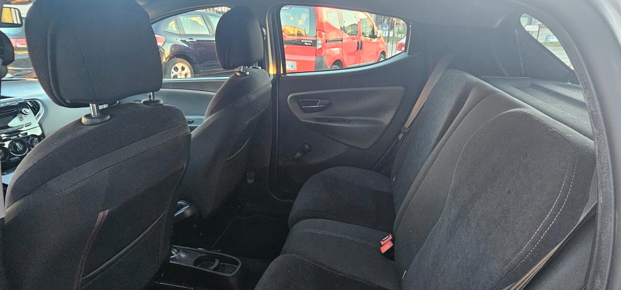 Lancia Ypsilon 0.9 TwinAir 85 CV Metano Ecochic