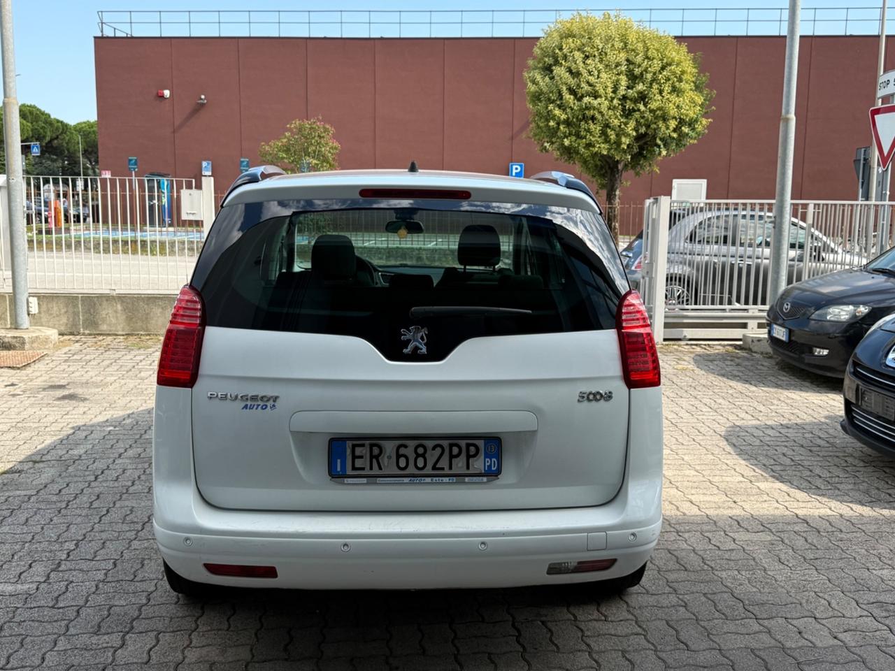 Peugeot 5008 Cielo Panorama 1.6 HDi 115CV Allure