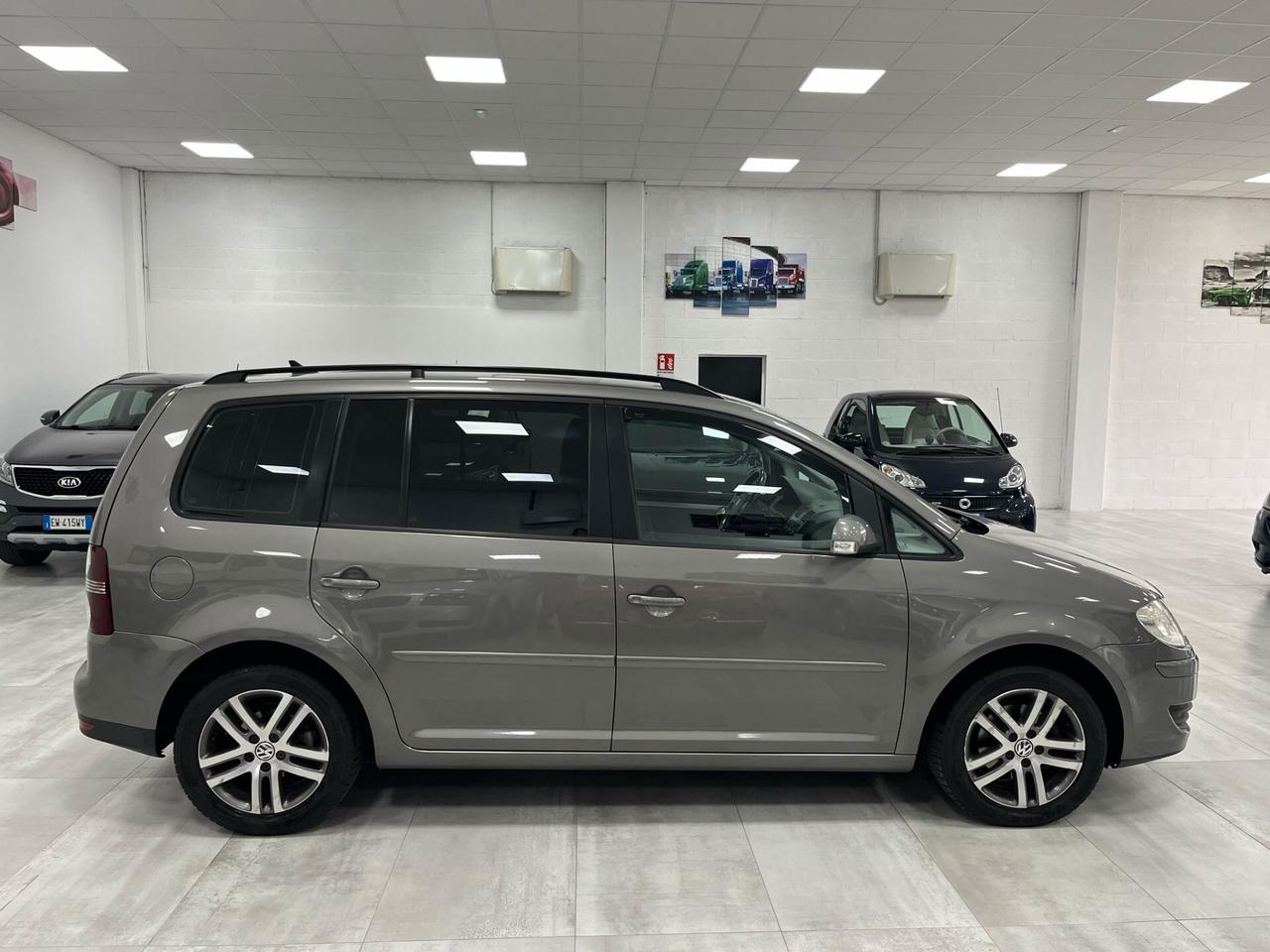 Volkswagen Touran 1.4 tsi Highline