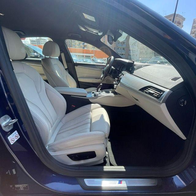 BMW - Serie 5 - 520d Msport