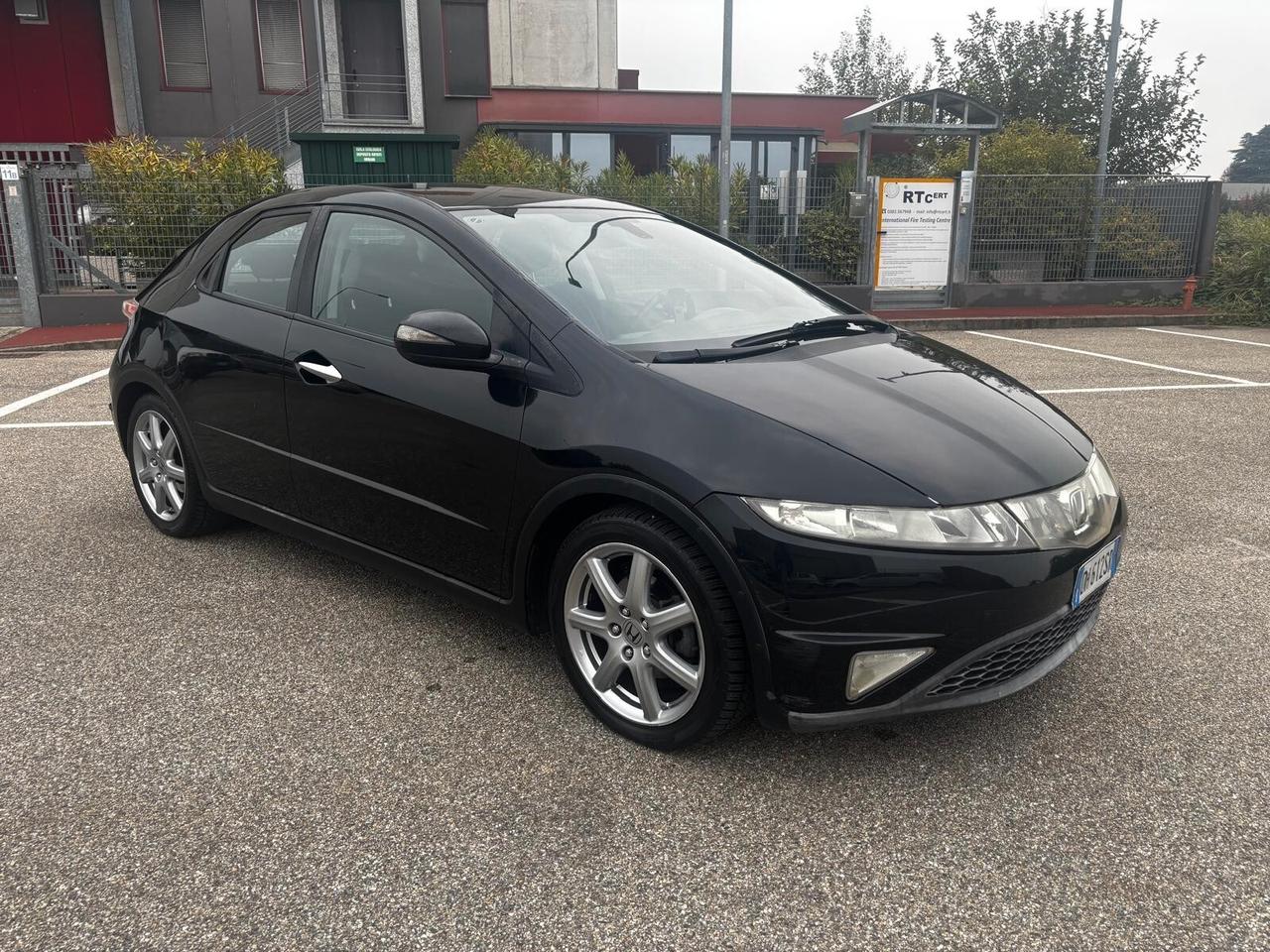 Honda Civic 1.8 i-VTEC 5p. Exec. LH i-P i-Sh AUTOMATICA