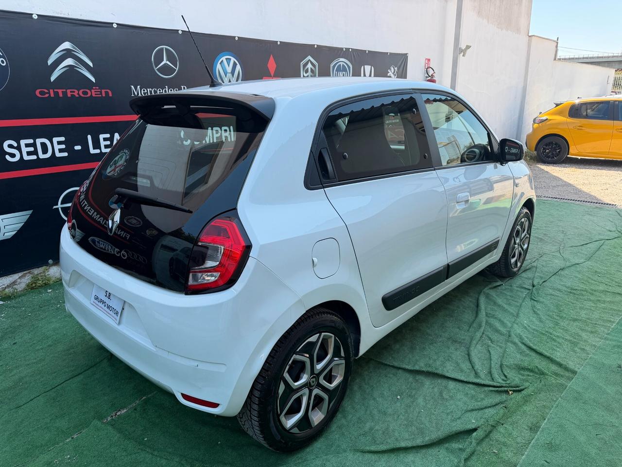 Renault Twingo 2024 1.0 65 CV FULL OPTION. LEGGI TUTTO!!!