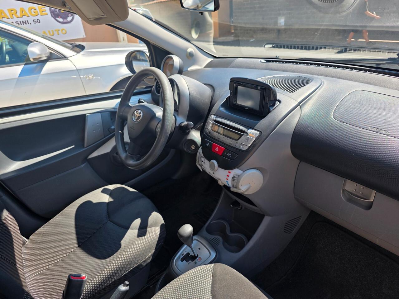Toyota Aygo 1.0 12V VVT-i 5 porte Sol Connect MMT