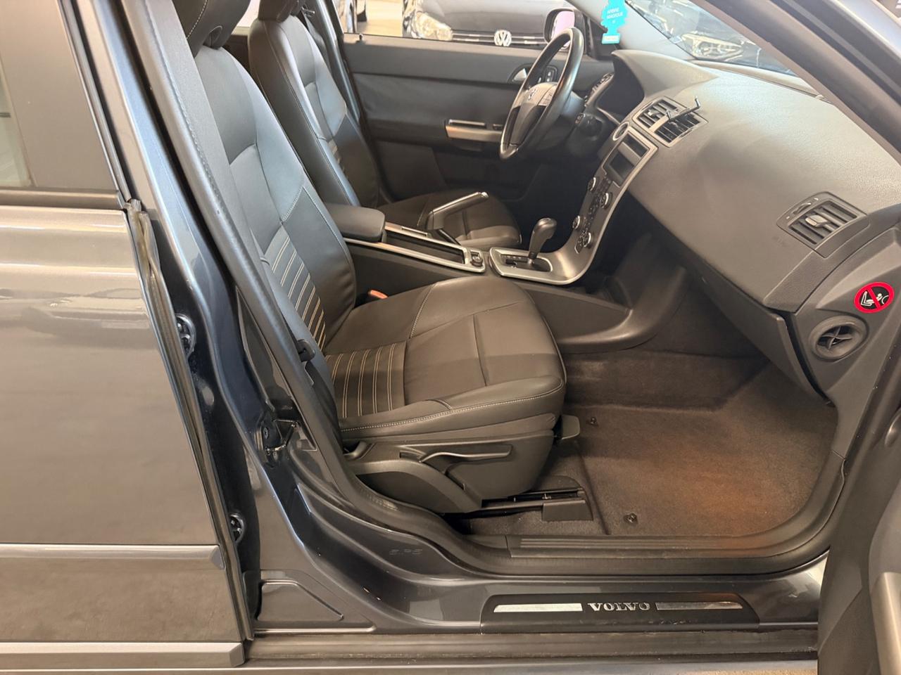 Volvo V50 2.4 D5 cat Momentum
