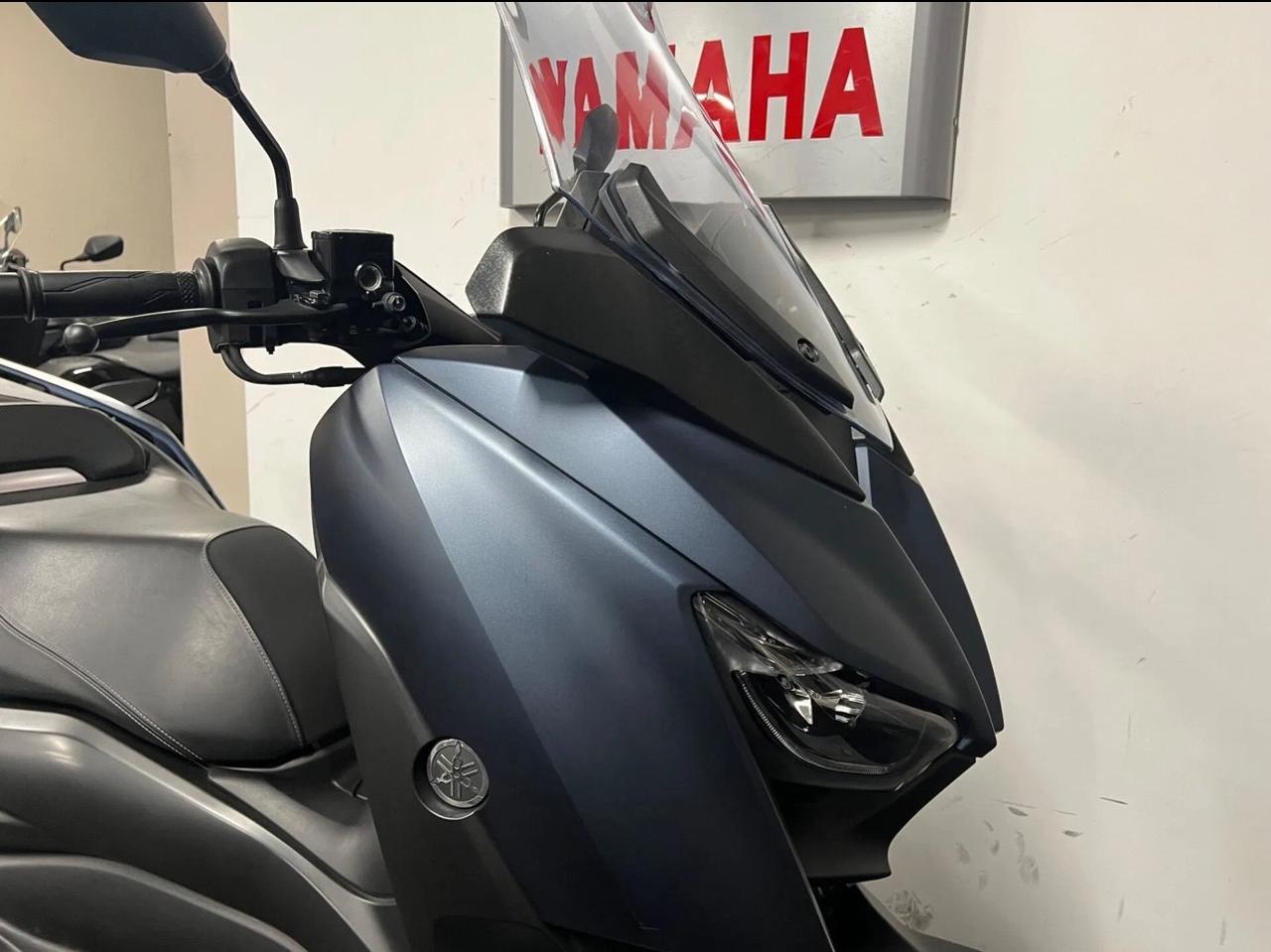 Yamaha X-Max 300