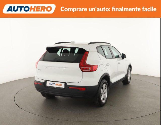 VOLVO XC40 T2 Momentum Core