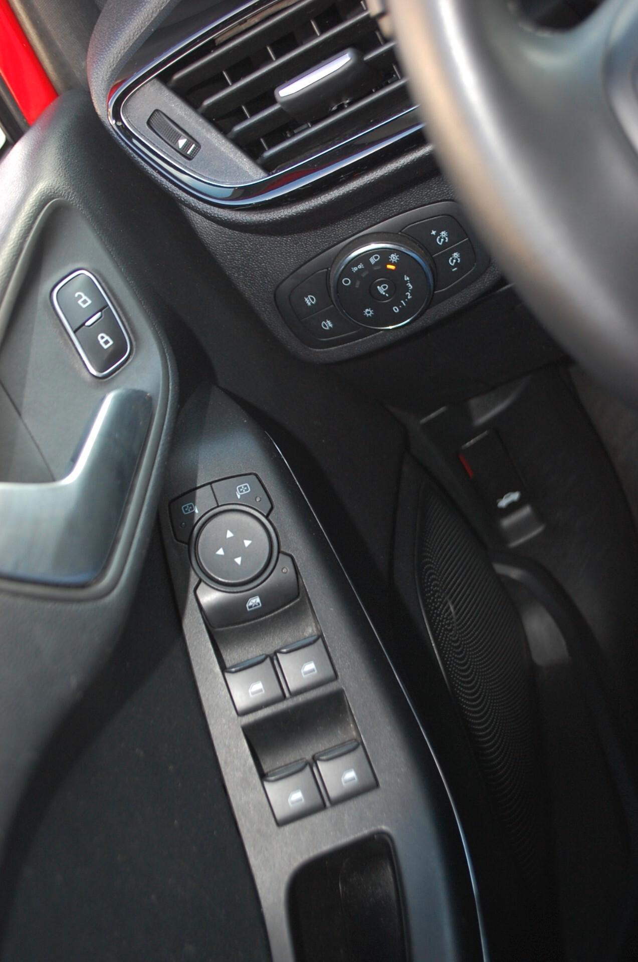 Ford Fiesta 5p 1.1 Titanium Gpl 75CV Uff Italy Led App USB