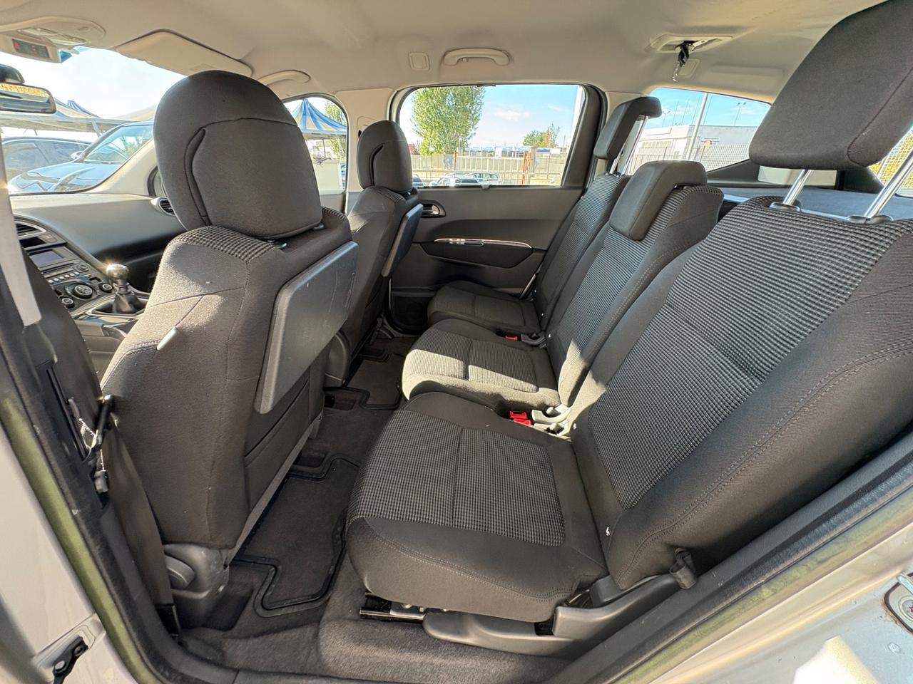Peugeot 5008 1.6 HDi 112CV Business