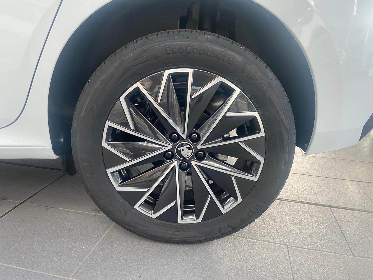 Skoda Kamiq 1.0 tsi black dots 115cv