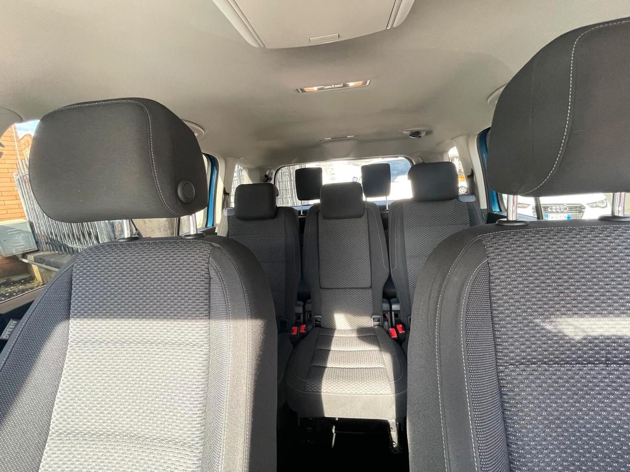 Volkswagen Touran 1.6 TDI Highline 7 POSTI