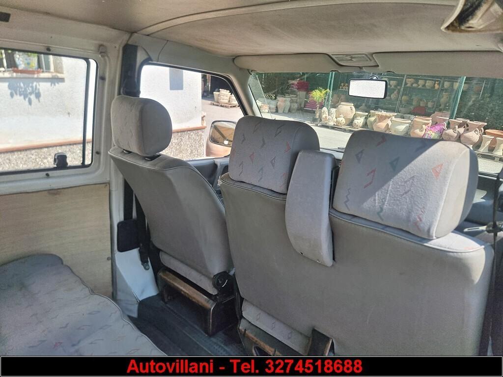 VOLKSWAGEN CARAVELLE-9 POSTI 2001