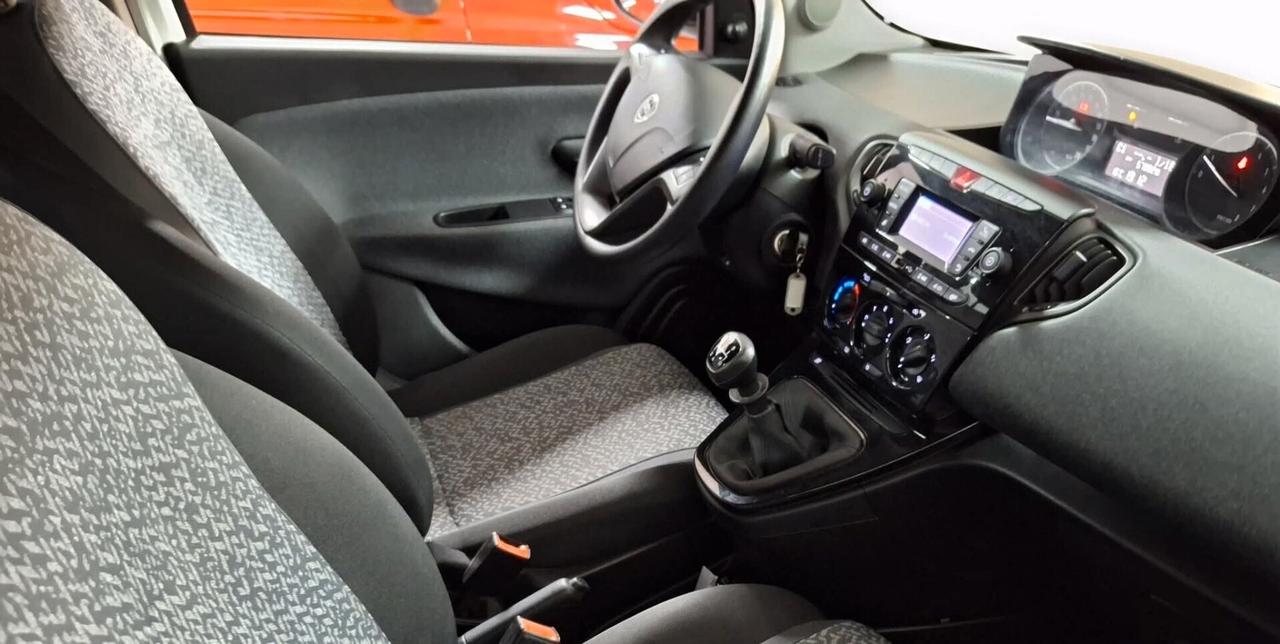 Lancia Ypsilon 1.2 69 CV 5 porte S&S Gold