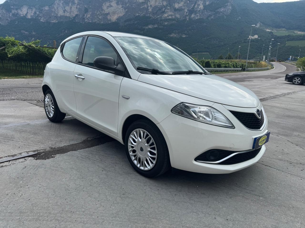 Lancia Ypsilon 1.3 MJT 16V 95 CV 5 porte S&S Silver