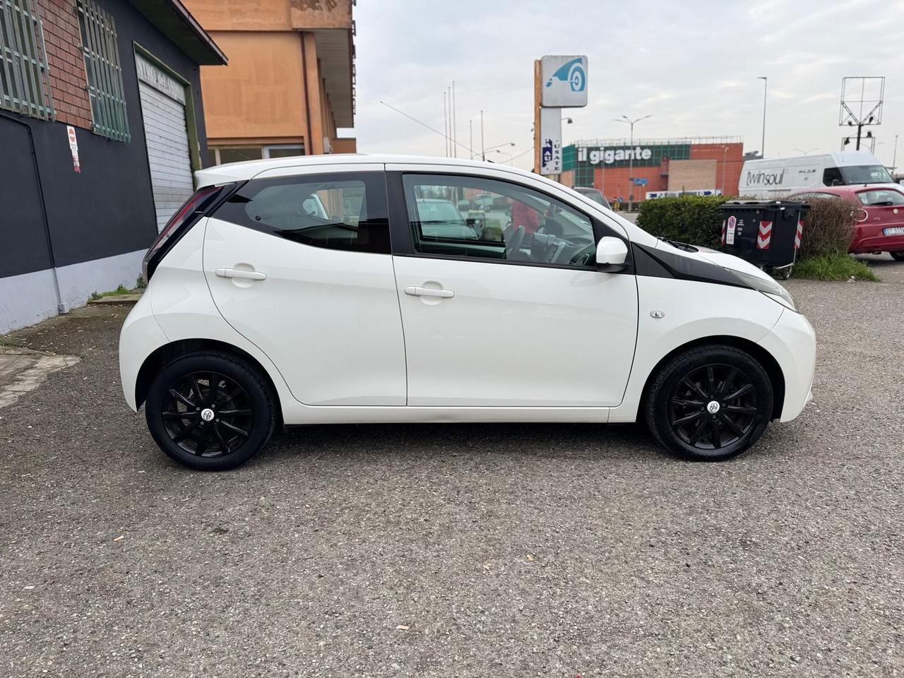 Toyota Aygo X Play 1.0 VVT-i