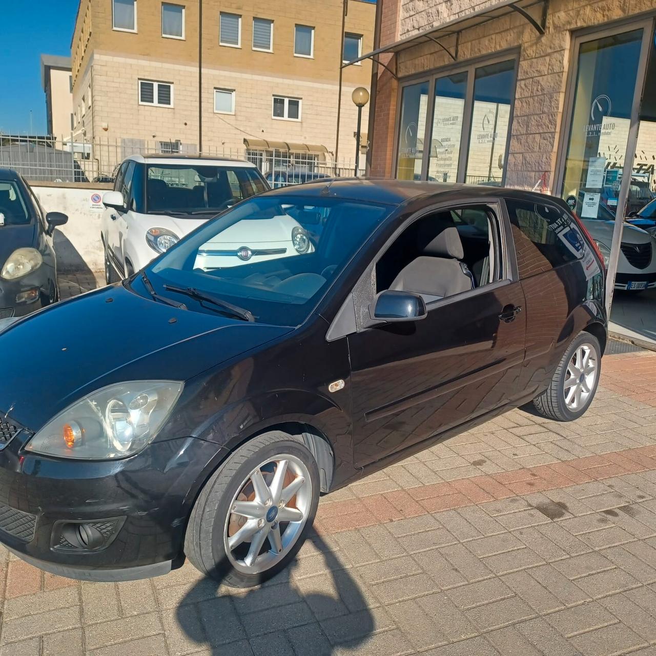 155.148 FIESTA 1.4 DCI NEOPATENTATI BEN CONSERVATA