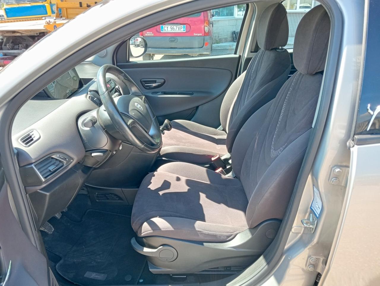 Lancia Ypsilon 0.9 85cv 5p. Gold OK NEOPATENTATI