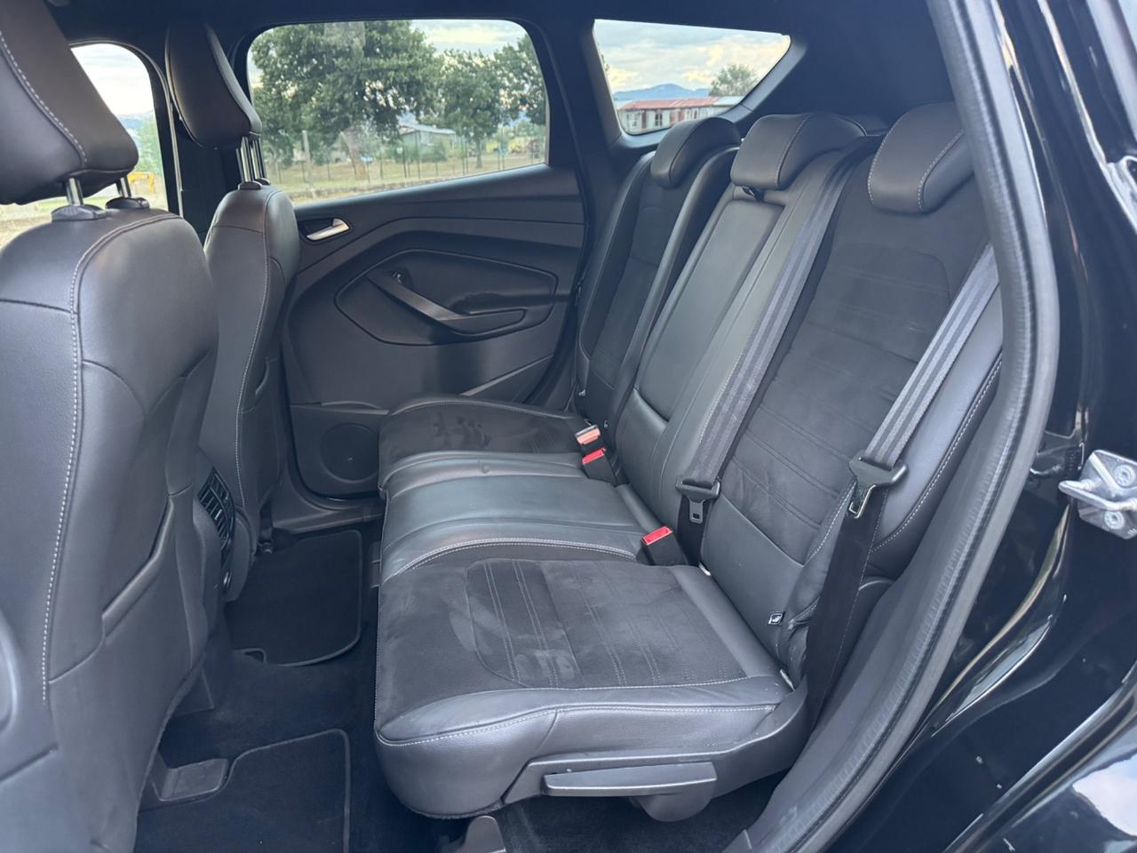 Ford Kuga 1.5 TDCI 120 CV S&S 2WD ST-Line