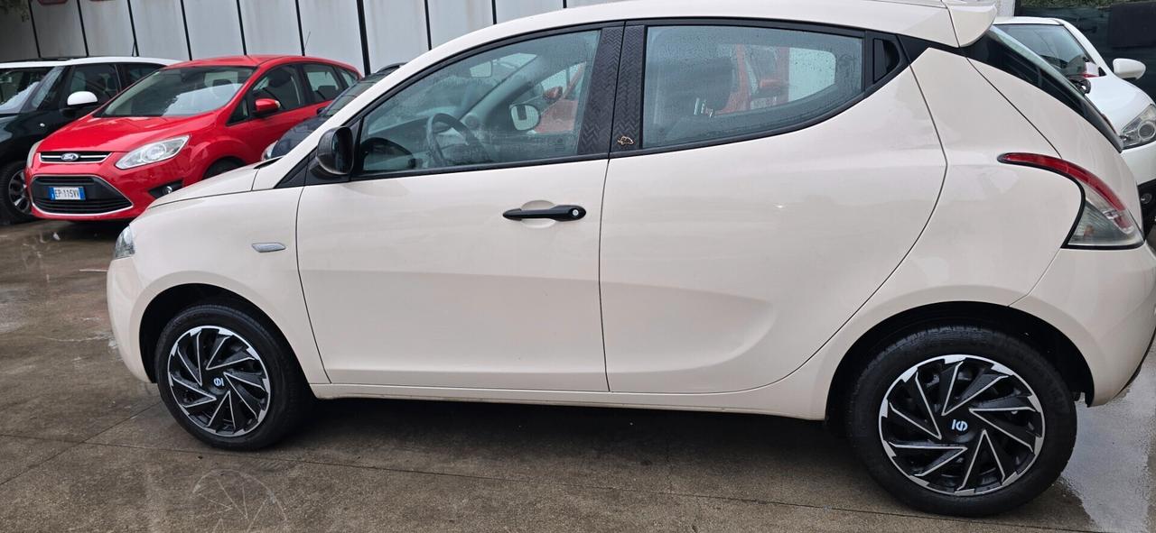 Lancia Ypsilon 1.2 69 CV 5 porte anno 2020 occasione