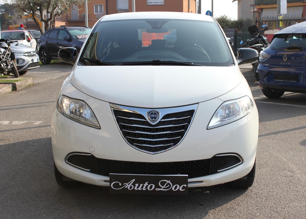 Lancia Ypsilon 1.2 69 CV 5 porte Gold SENSORI APP. TAGLIANDATA