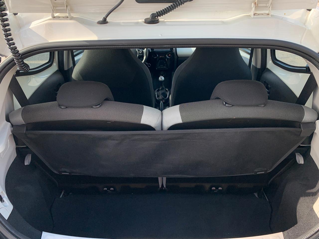 Toyota Aygo 1.0B 69 CV 5P X-PLAY