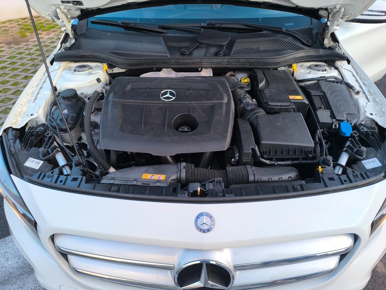 MERCEDES GLA SPORT 180 CDI AUTOMATICO DUE PROPIETARI