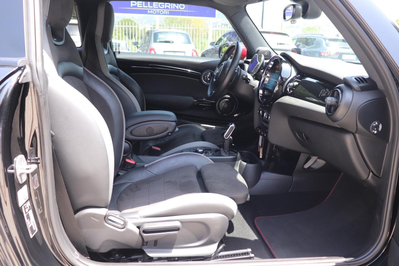 Mini 2.0 John Cooper Works Pat Moss Edition